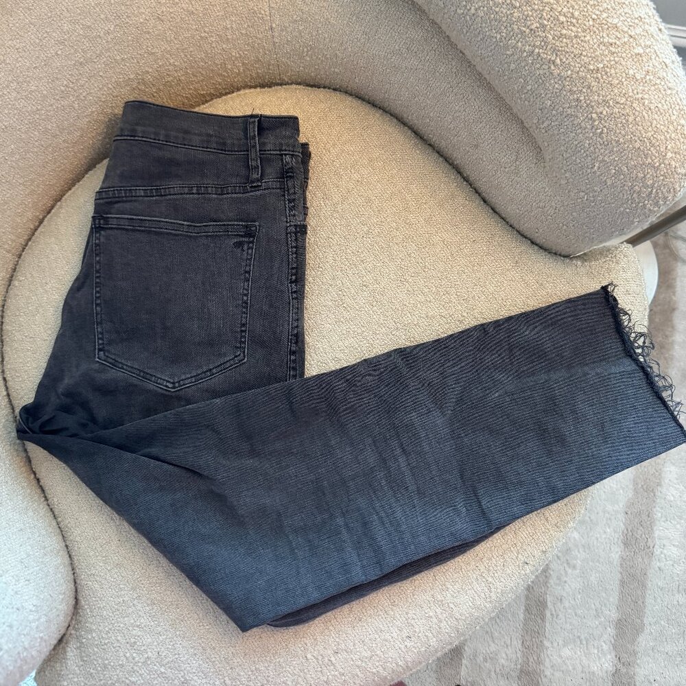 👖 Madewell Petite Stovepipe Jeans in Banberry Wash: Raw-Hem Edition, Size 29P